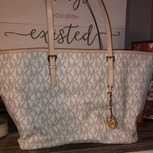 White Michael Kors tote